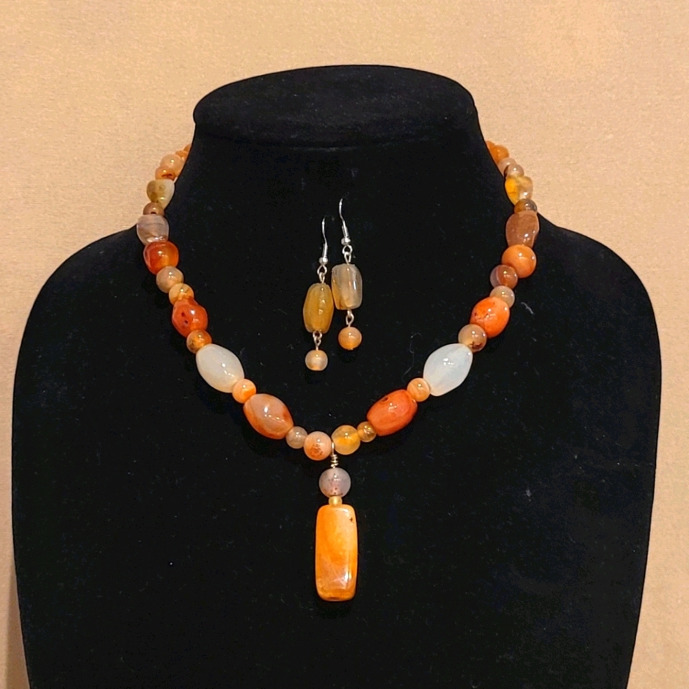 Agate and Jade Beaded Necklace & matching earings, New